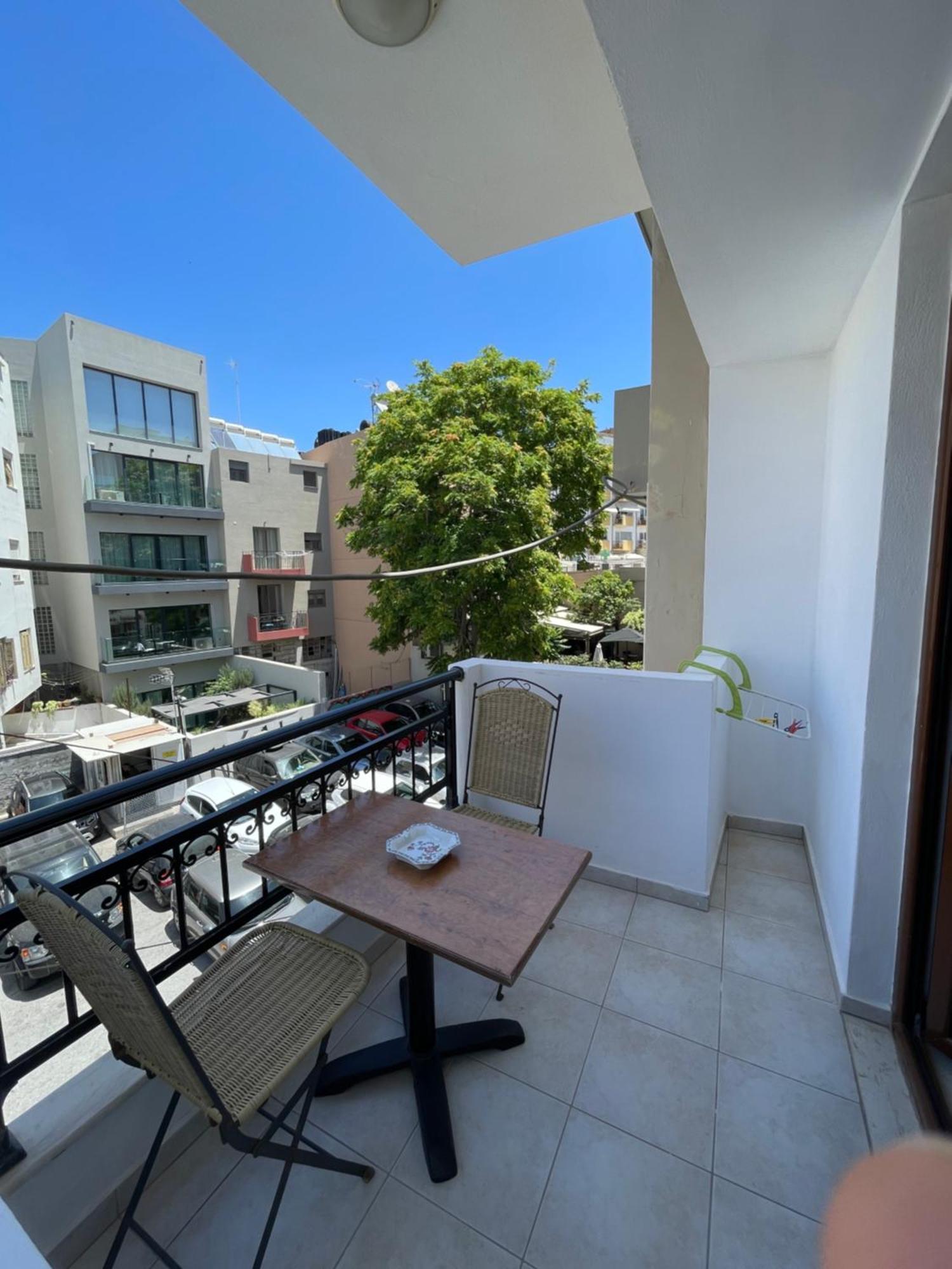 Apartment 21